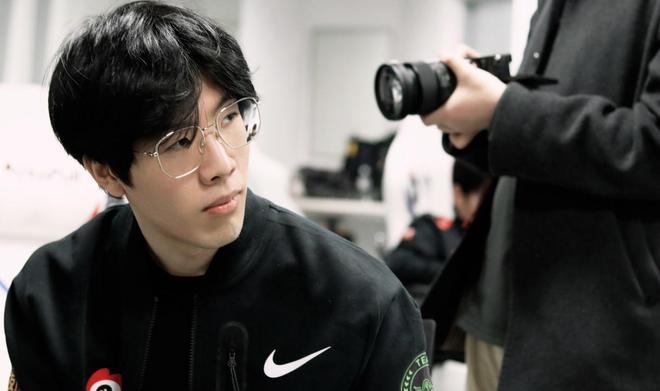 练痕迹与成 练痕迹与成